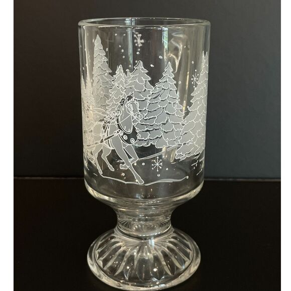 4 Vtg Avon Presidents Club Etched Footed Glass Mugs - Through The Woods Design - Picture 4 of 9